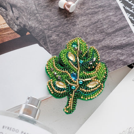 Beadwork kit for creating brooch "Monster leaf"