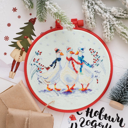 Counted Cross Stitch Kit "Three cute geese"