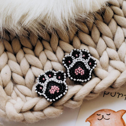 Beadwork kit for creating brooch "Claws"