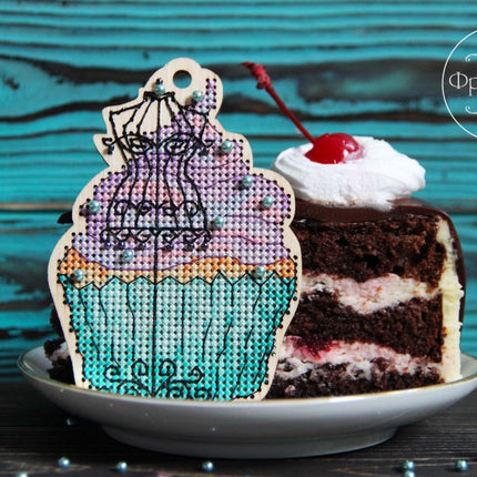 DIY Cross stitch kit on wood "Mannequin" 4.1x3.0 in / 10.5x7.5 cm