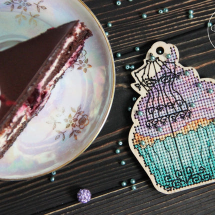 DIY Cross stitch kit on wood "Mannequin" 4.1x3.0 in / 10.5x7.5 cm