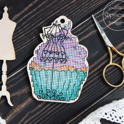 DIY Cross stitch kit on wood "Mannequin" 4.1x3.0 in / 10.5x7.5 cm