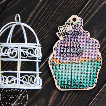 DIY Cross stitch kit on wood "Mannequin" 4.1x3.0 in / 10.5x7.5 cm