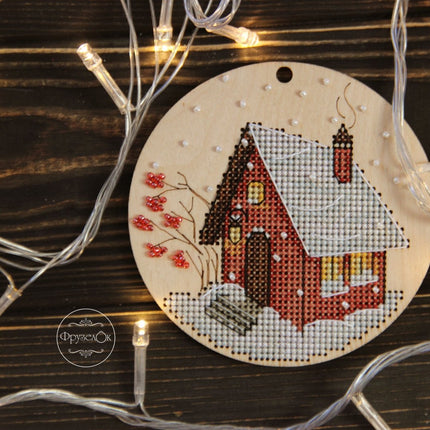 DIY Cross stitch kit on wood "Cozy Winter" D 3.7 in / D 9.5 cm