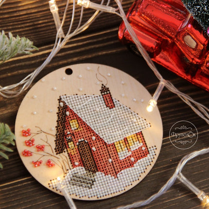 DIY Cross stitch kit on wood "Cozy Winter" D 3.7 in / D 9.5 cm