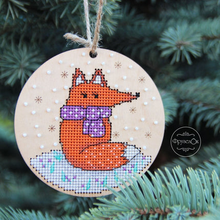 DIY Cross stitch kit on wood "Little Fox" D 3.7 in / D 9.5 cm