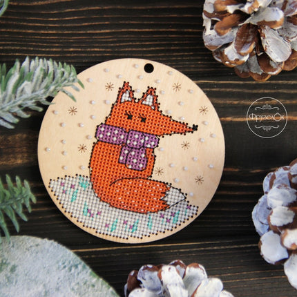 DIY Cross stitch kit on wood "Little Fox" D 3.7 in / D 9.5 cm