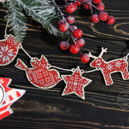 DIY Cross stitch kit on wood "Garland" 3.1x2.0 in, 2.0x1.6 in / 8.0x5.0 cm, 5.0x4.0 cm