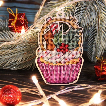 DIY Cross stitch kit on wood "Hoop" 4.1x2.8 in / 10.5x7.0 cm