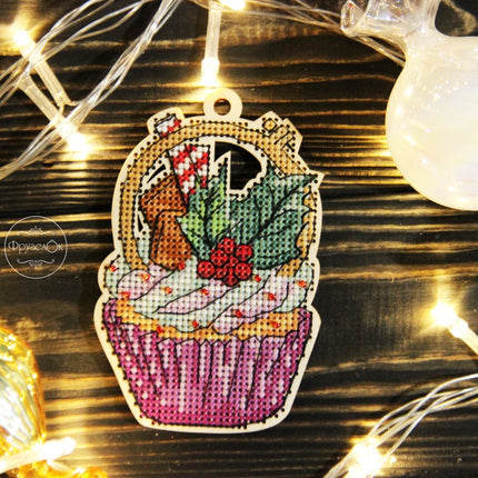 DIY Cross stitch kit on wood "Hoop" 4.1x2.8 in / 10.5x7.0 cm