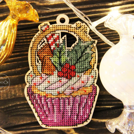 DIY Cross stitch kit on wood "Hoop" 4.1x2.8 in / 10.5x7.0 cm