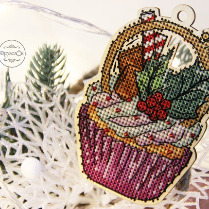 DIY Cross stitch kit on wood "Hoop" 4.1x2.8 in / 10.5x7.0 cm