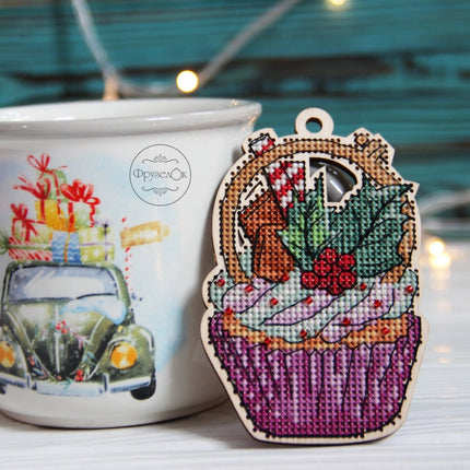 DIY Cross stitch kit on wood "Hoop" 4.1x2.8 in / 10.5x7.0 cm