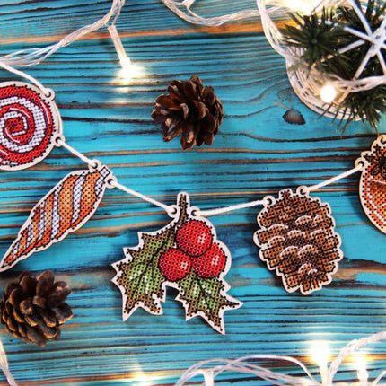 DIY Cross stitch kit on wood "Garland" 2.8x2.8 in, 2.2x1.6 in / 7.0x7.0 cm, 5.5x4.0 cm