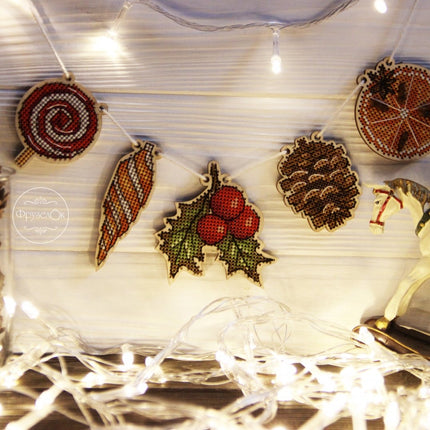 DIY Cross stitch kit on wood "Garland" 2.8x2.8 in, 2.2x1.6 in / 7.0x7.0 cm, 5.5x4.0 cm