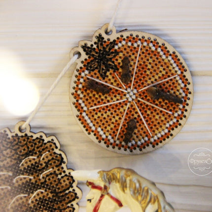 DIY Cross stitch kit on wood "Garland" 2.8x2.8 in, 2.2x1.6 in / 7.0x7.0 cm, 5.5x4.0 cm