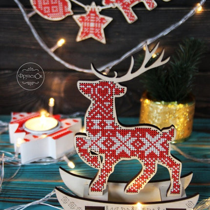 DIY Cross stitch kit on wood "Garland" 3.1x2.0 in, 2.0x1.6 in / 8.0x5.0 cm, 5.0x4.0 cm