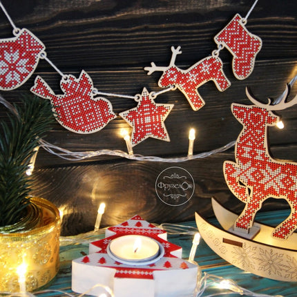 DIY Cross stitch kit on wood "Garland" 3.1x2.0 in, 2.0x1.6 in / 8.0x5.0 cm, 5.0x4.0 cm