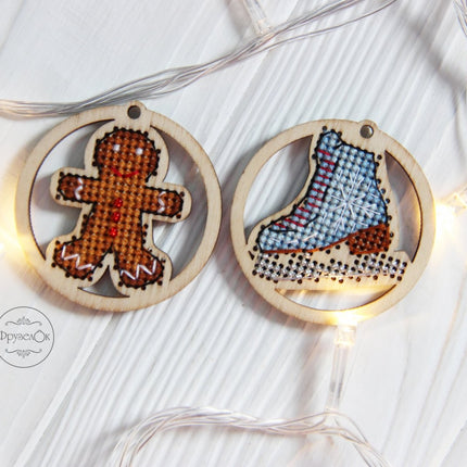 DIY Cross stitch kit on wood "Decoration" D 2.0 in / D 5.0 cm