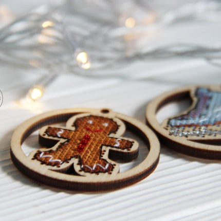 DIY Cross stitch kit on wood "Decoration" D 2.0 in / D 5.0 cm