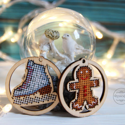 DIY Cross stitch kit on wood "Decoration" D 2.0 in / D 5.0 cm