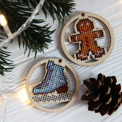 DIY Cross stitch kit on wood "Decoration" D 2.0 in / D 5.0 cm