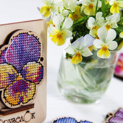 DIY Cross stitch kit on wood "Flowers" 2.4x2.4 in / 6.0x6.0 cm