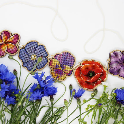 DIY Cross stitch kit on wood "Flowers" 2.4x2.4 in / 6.0x6.0 cm