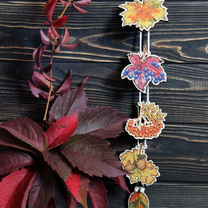 DIY Cross stitch kit on wood "Leaves" 2.4x2.4 in / 6.0x6.0 cm
