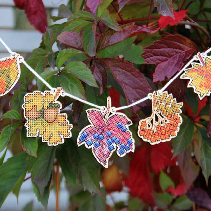 DIY Cross stitch kit on wood "Leaves" 2.4x2.4 in / 6.0x6.0 cm