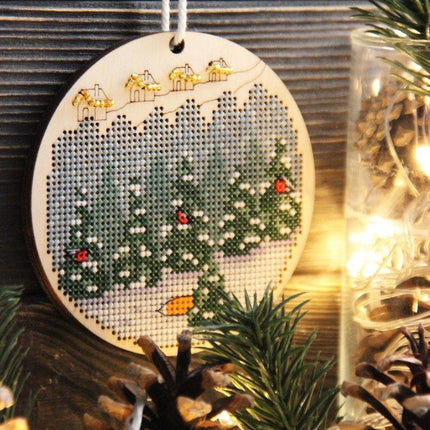 DIY Cross stitch kit on wood "Winter Forest" D 3.7 in / D 9.5 cm