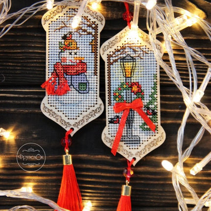 DIY Cross stitch kit on wood "Snowman" 3.9x1.8 in / 10.0x4.5 cm