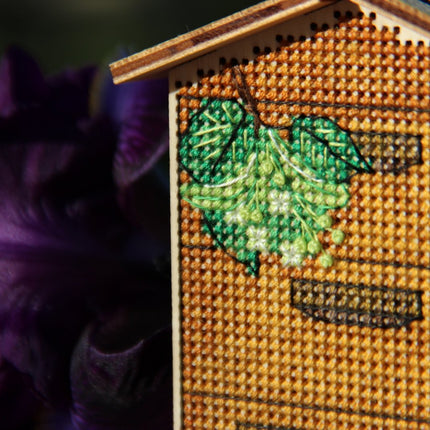 DIY Cross stitch kit on wood "Beehive" 2.4x3.1 in / 6.0x8.0 cm