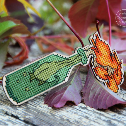 DIY Cross stitch kit on wood "Unbreakable" 4.3x2.4 in, 3.5x3.1 in / 11.0x6.0 cm, 9.0x8.0 cm