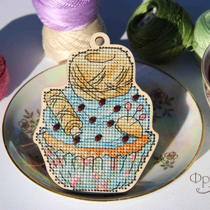 DIY Cross stitch kit on wood "Pearl" 4.2x3.2 in / 10.7x8.2 cm