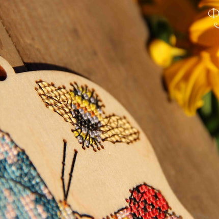DIY Cross stitch kit on wood "Pyrethrum" 4.4x3.5 in / 11.3x9.0 cm