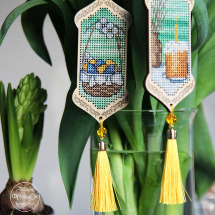 DIY Cross stitch kit on wood "Easter Basket" 3.9x1.8 in / 10.0x4.5 cm