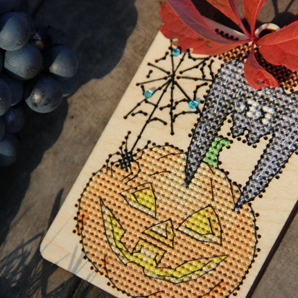 DIY Cross stitch kit on wood "Pumpkin" 3.9x2.8 in / 10.0x7.0 cm
