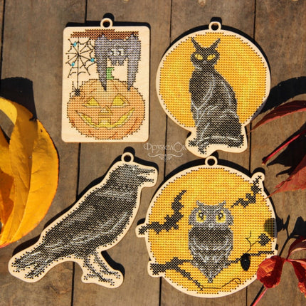 DIY Cross stitch kit on wood "Raven" 4.3x4.3 in / 11.0x11.0 cm