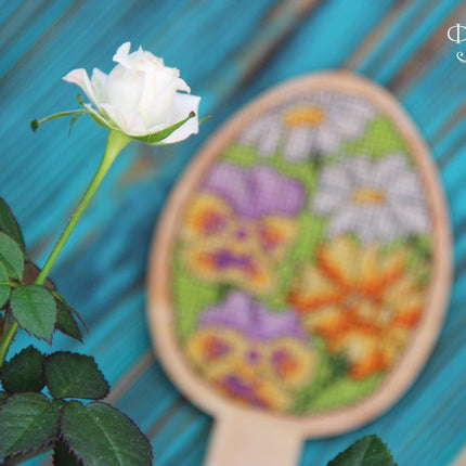 DIY Cross stitch kit on wood "Easter Egg with a stand" 3.0x3.7 in / 7.5x9.5 cm