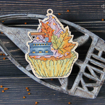 DIY Cross stitch kit on wood "Iron" 4.3x3.3 in / 11.0x8.5 cm