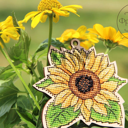 DIY Cross stitch kit on wood "Sunflower" 3.7x3.7 in / 9.5x9.5 cm