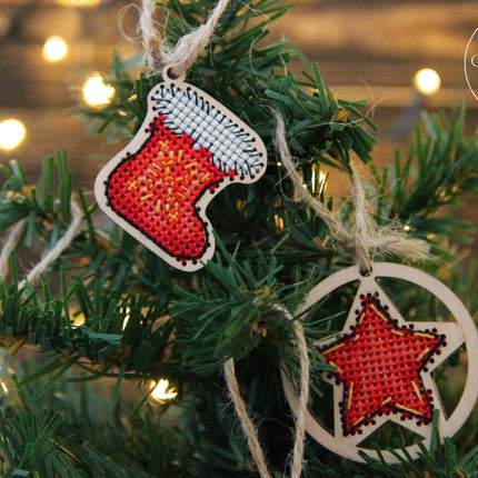 DIY Cross stitch kit on wood "Decoration" D 2.0 in / D 5.0 cm