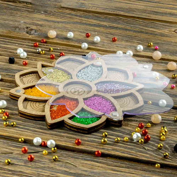 Wood bead organizer with transparent lid