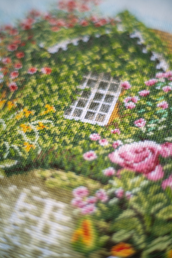 DIY Counted cross stitch kit Rose garden