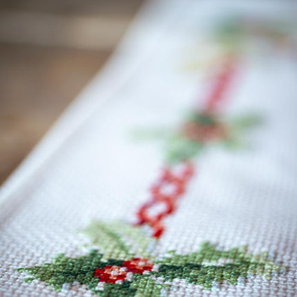 DIY Table Runner kit "Aida table runner kit Robins in winter"