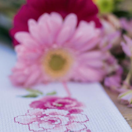 DIY Table Runner kit "Aida table runner kit Classic flowers bouquet"