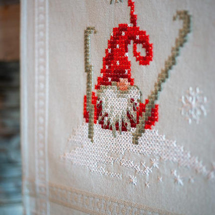 DIY Table Runner kit "Table runner kit Christmas gnomes skiing"