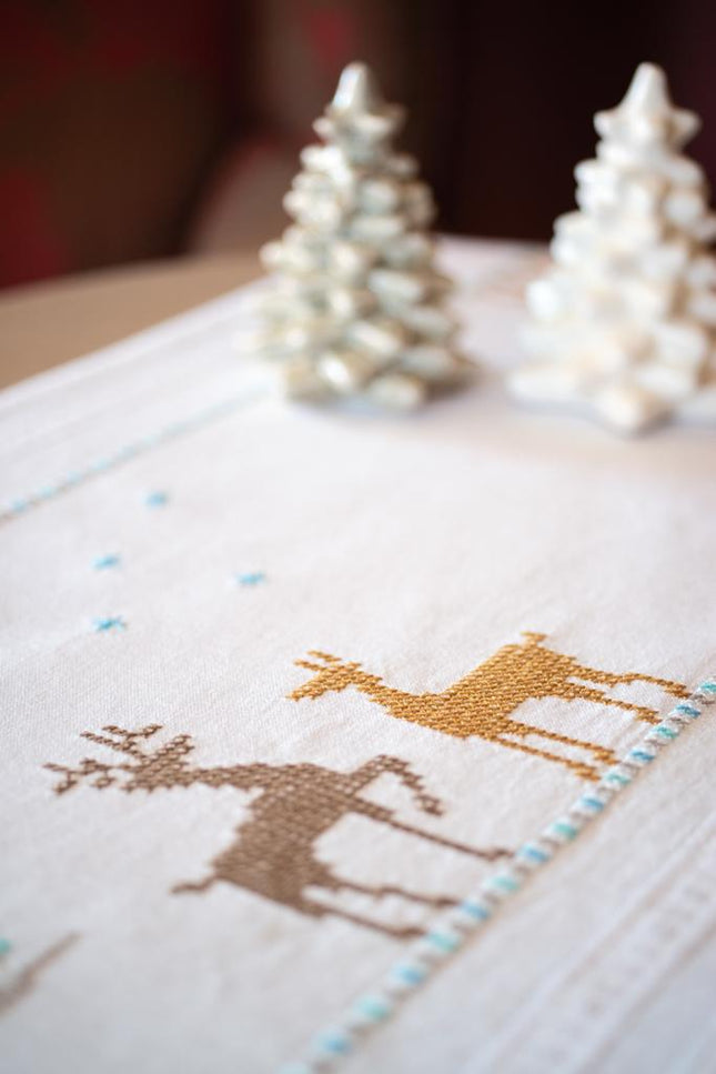 DIY Table Runner kit "Table runner kit Norwegian wild reindeer"